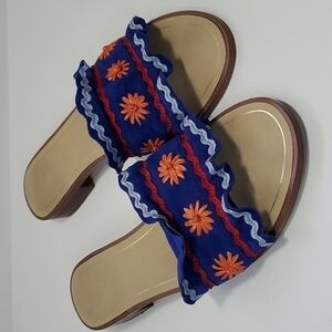 𝅺1901 sandals size 9